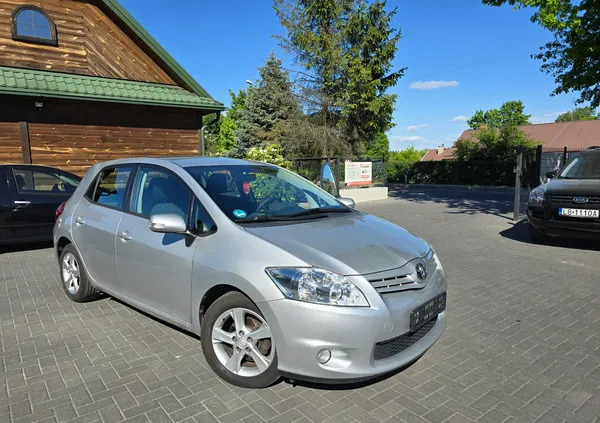 toyota auris Toyota Auris cena 32977 przebieg: 174000, rok produkcji 2011 z Polanów